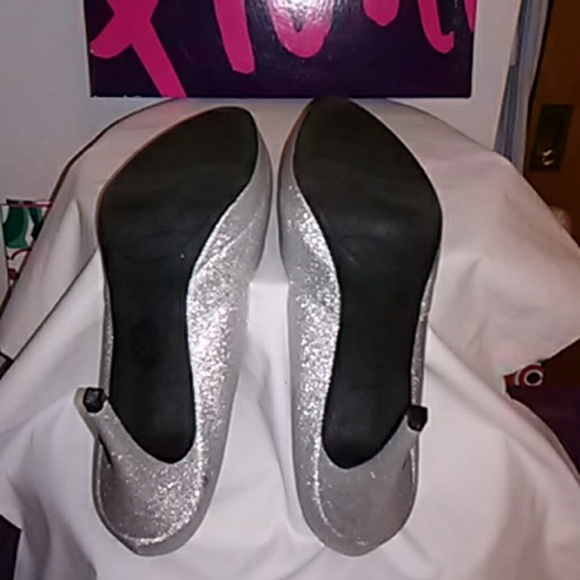 New Fioni silver heels - Picture 4 of 4
